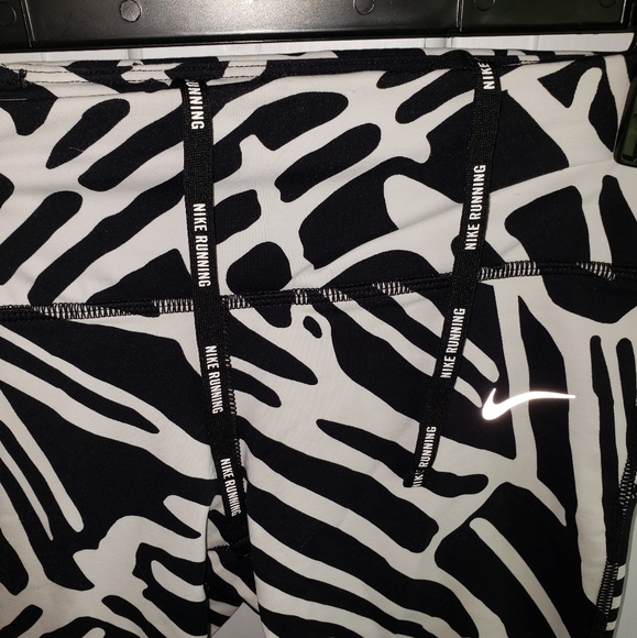 Nike Running Leggings Dri Fit Xtra Small Crop - Picture 2 of 4